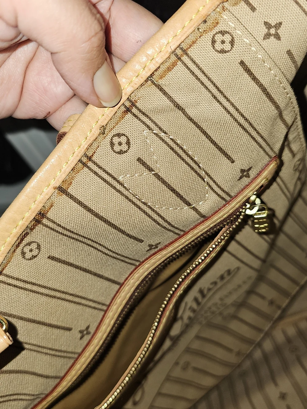Louis Vuitton Neverfull GM Monogram Canvas Tote Bag in Brown